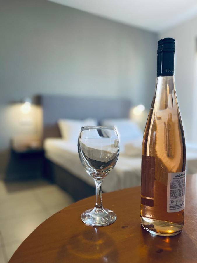 Amaryllis Aparthotel Platanés Екстериор снимка