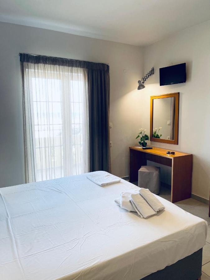 Amaryllis Aparthotel Platanés Екстериор снимка