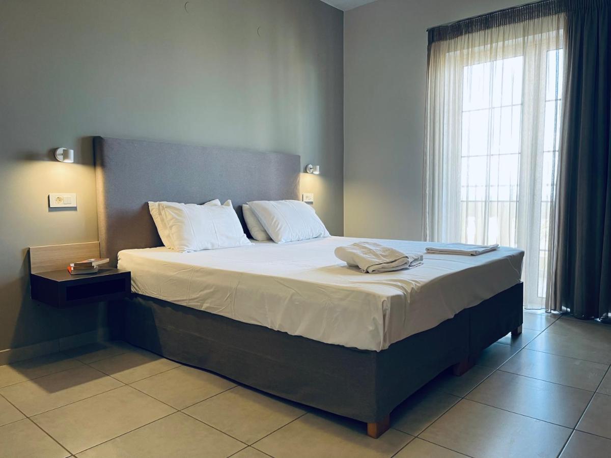 Amaryllis Aparthotel Platanés Екстериор снимка