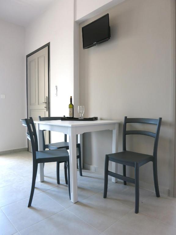 Amaryllis Aparthotel Platanés Стая снимка