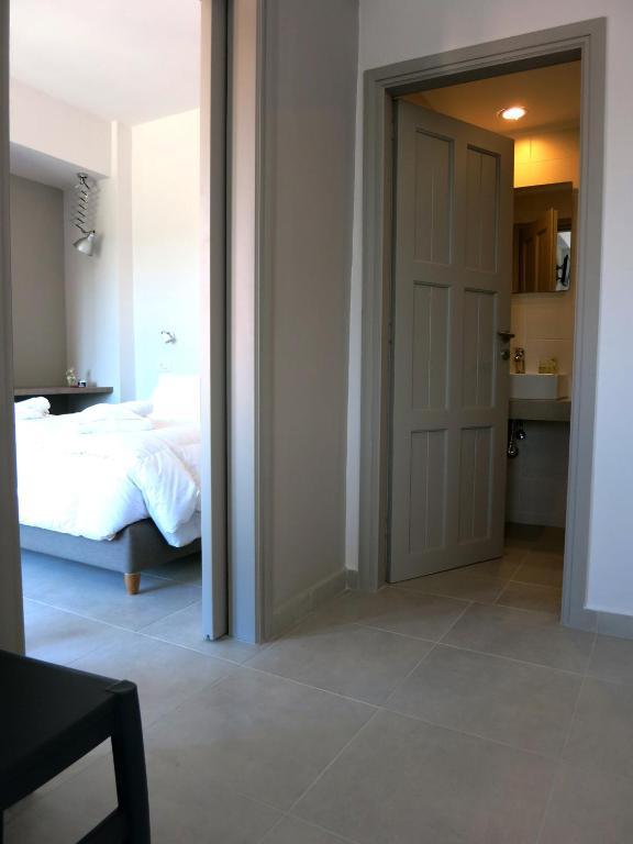 Amaryllis Aparthotel Platanés Стая снимка