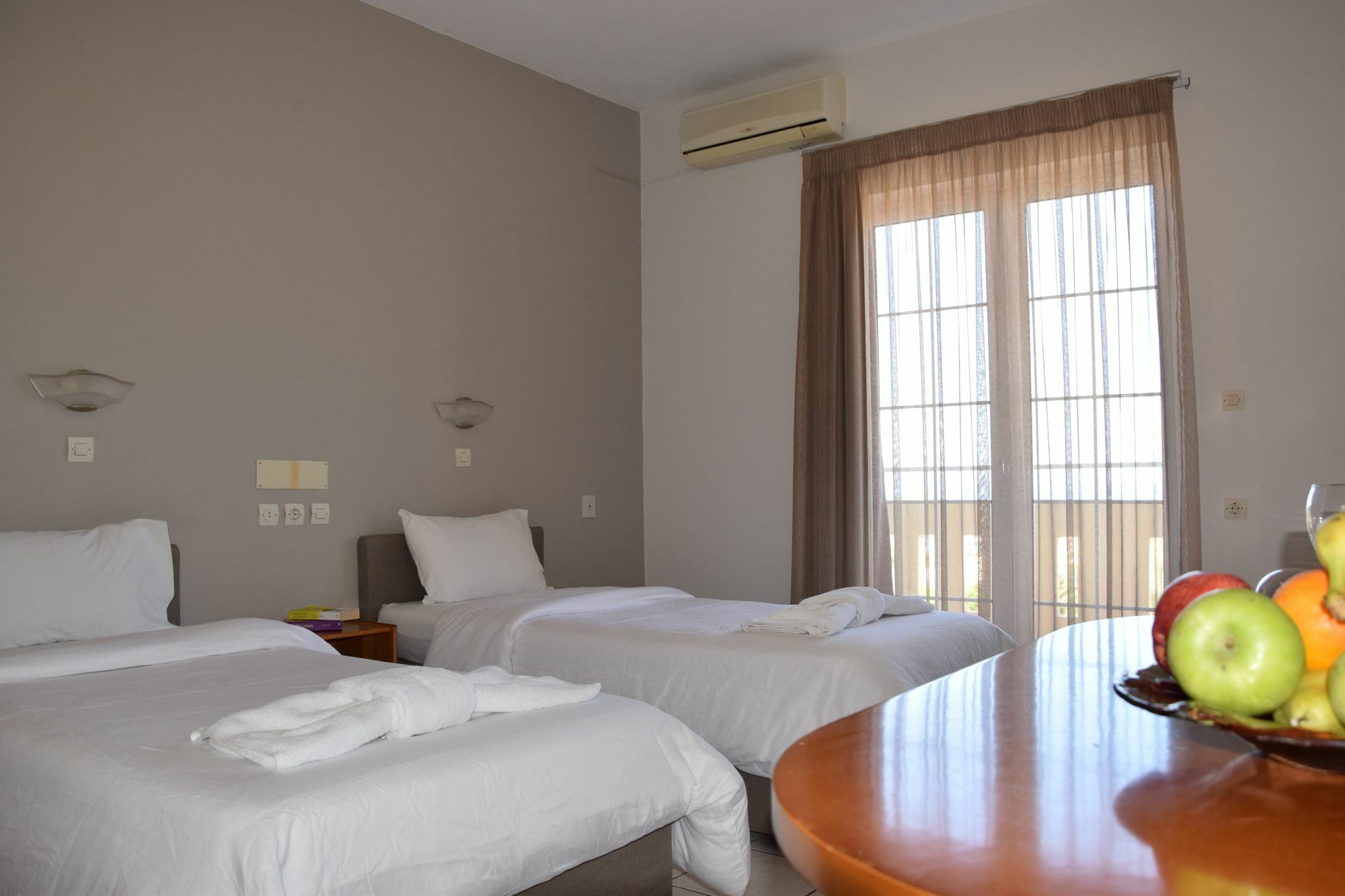 Amaryllis Aparthotel Platanés Екстериор снимка