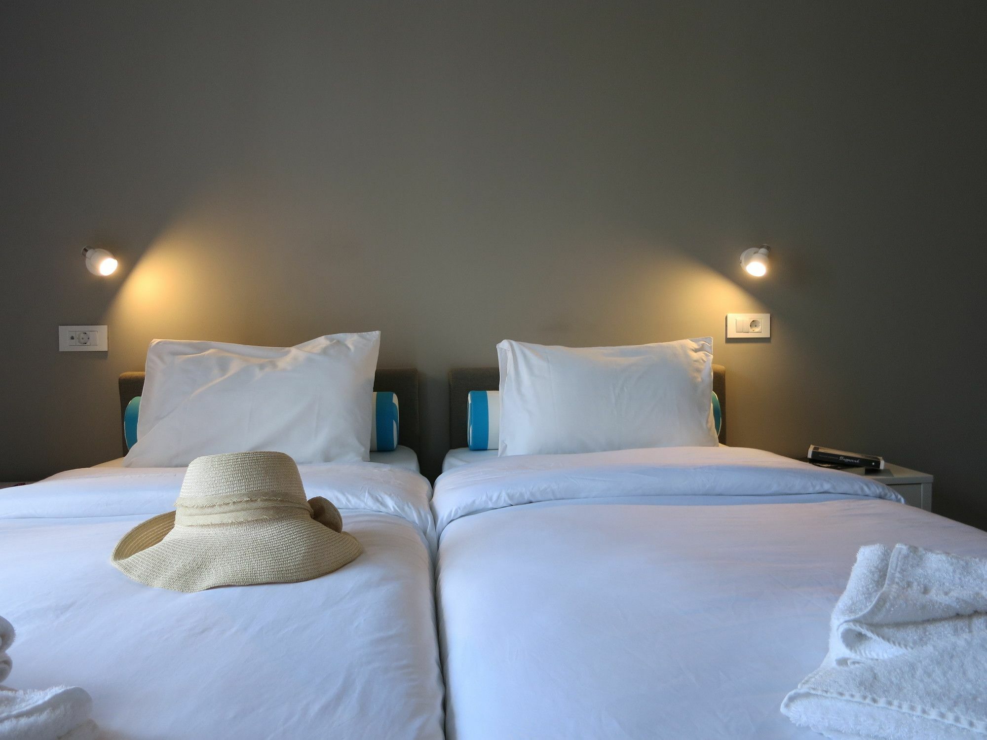 Amaryllis Aparthotel Platanés Екстериор снимка
